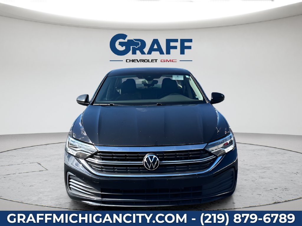 Used 2024 Volkswagen Jetta SE FWD image 8