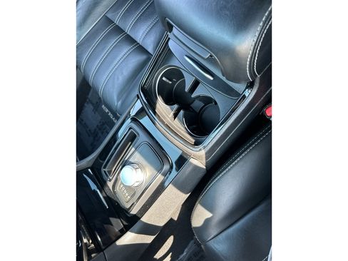 Used 2019 Chrysler 300 S image 23