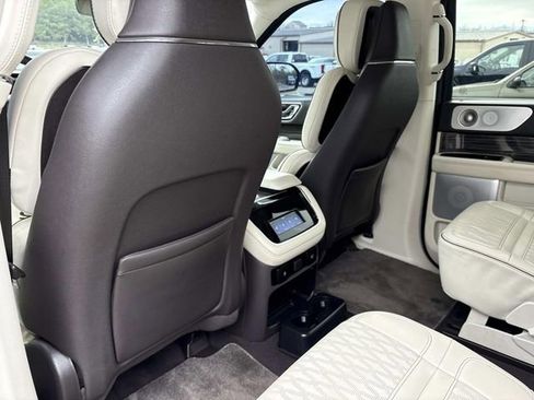 Certified 2022 Lincoln Navigator Black Label image 17