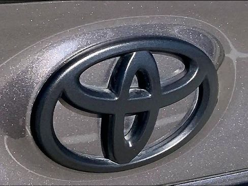 Used 2023 Toyota Camry SE image 29