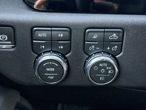 New 2026 GMC Sierra 2500 SLT w/ SLT Premium Package image 25