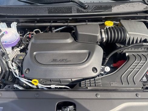 New 2025 Chrysler Voyager LX image 20