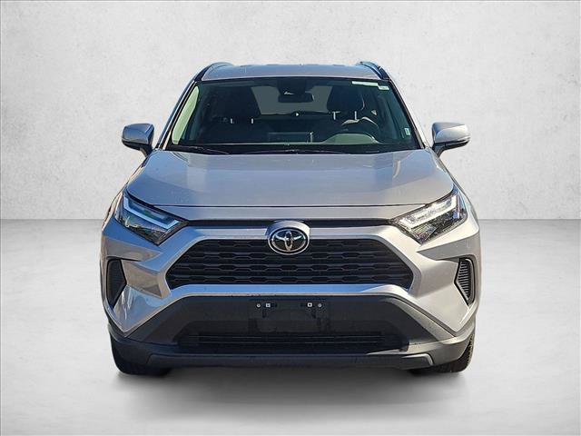 Used 2025 Toyota RAV4 XLE AWD/4WD image 2