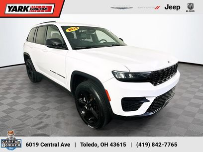 Used 2023 Jeep Grand Cherokee Altitude