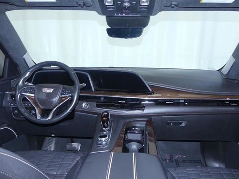 Used 2021 Cadillac Escalade Premium Luxury Platinum image 8