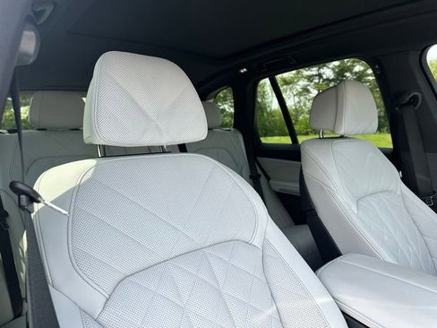 Used 2024 BMW X5 xDrive40i w/ Premium Package AWD/4WD image 25