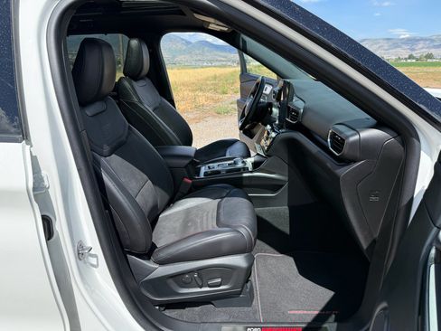 Used 2024 Ford Explorer ST w/ Equipment Group 401A AWD/4WD image 38