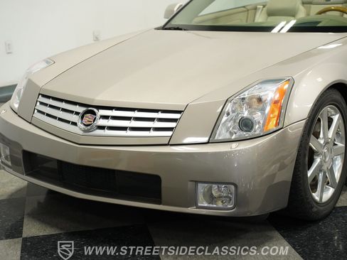 Used 2004 Cadillac XLR image 18