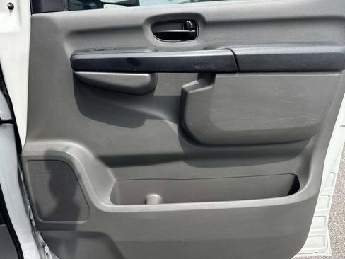 Used 2018 Nissan NV 2500 SV RWD image 13