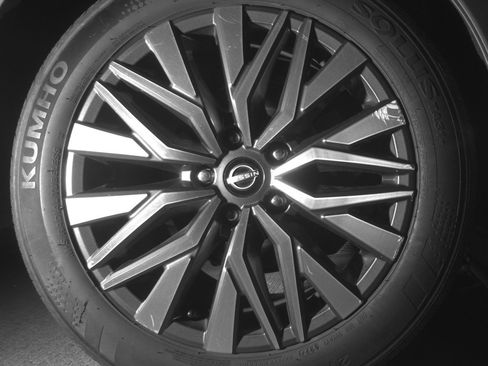 Used 2025 Nissan Altima 2.5 SV image 14