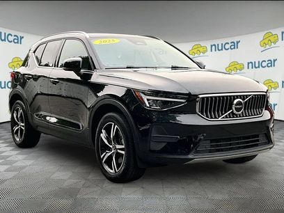 Used 2025 Volvo XC40 B5 Core