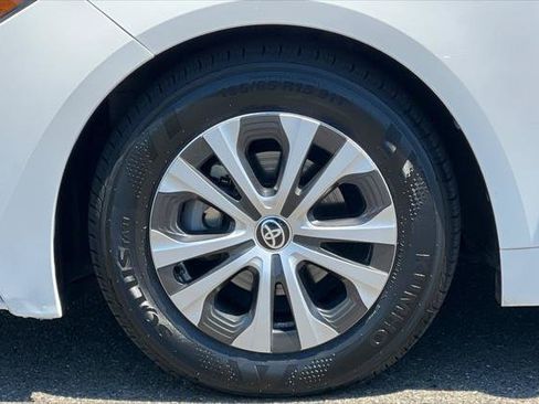 Certified 2022 Toyota Corolla LE FWD image 29
