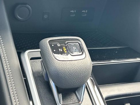 New 2026 Nissan Pathfinder Platinum AWD/4WD image 32
