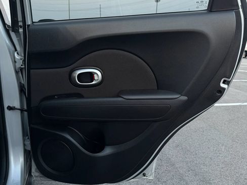 Used 2016 Kia Soul FWD image 21