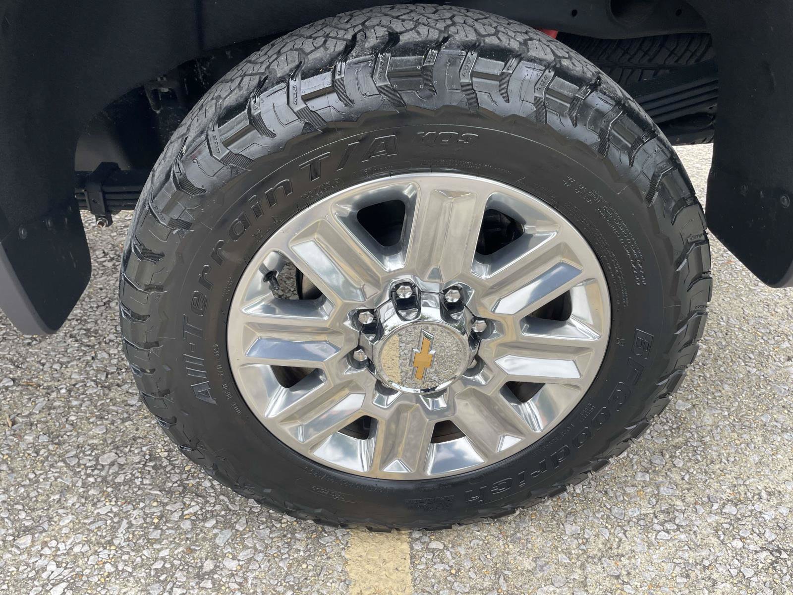 Used 2024 Chevrolet Silverado 2500 High Country w/ Technology Package AWD/4WD image 9