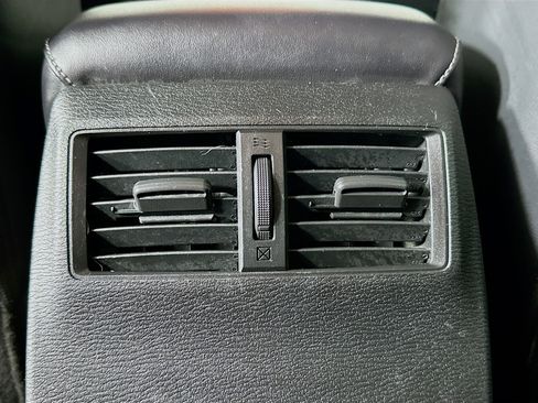 Used 2023 Mitsubishi Outlander SE image 28