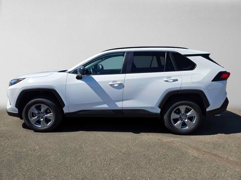 Certified 2025 Toyota RAV4 LE AWD/4WD image 7