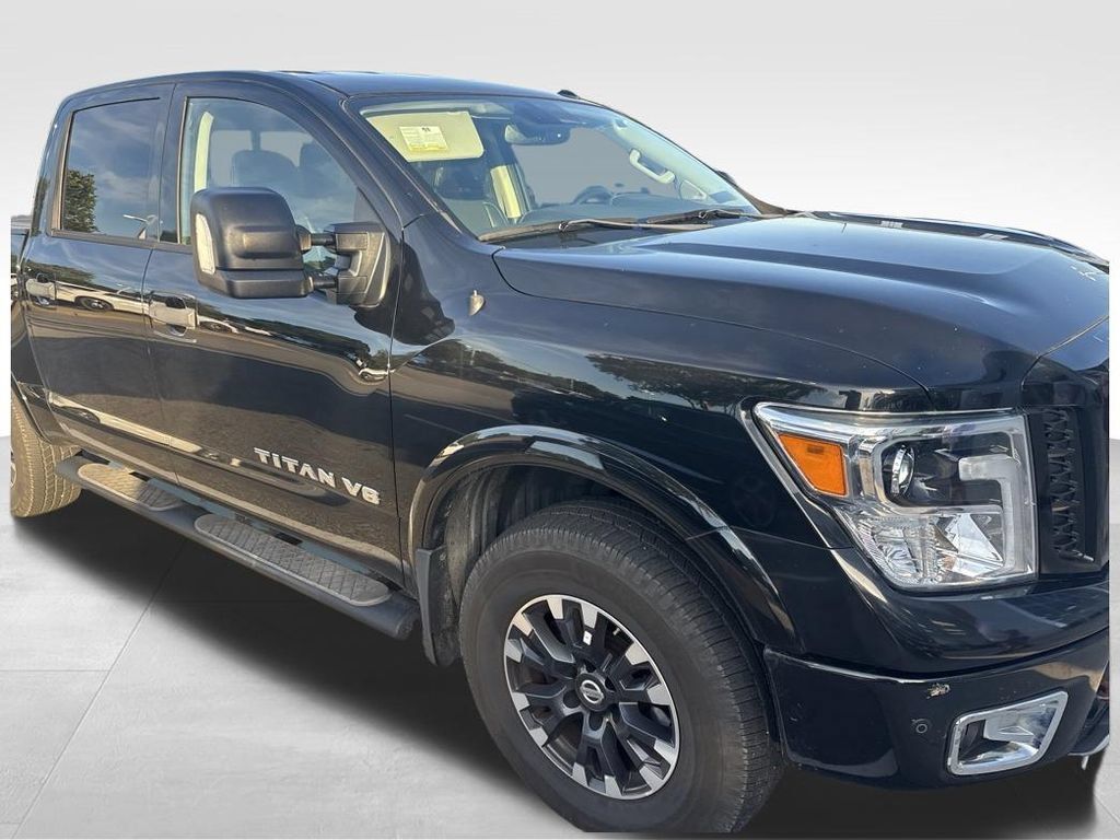 Used 2018 Nissan Titan PRO-4X w/ Pro-4x Convenience Package AWD/4WD image 4