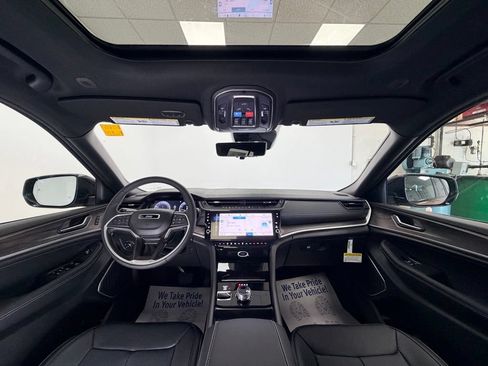New 2026 Jeep Grand Cherokee Limited AWD/4WD image 10