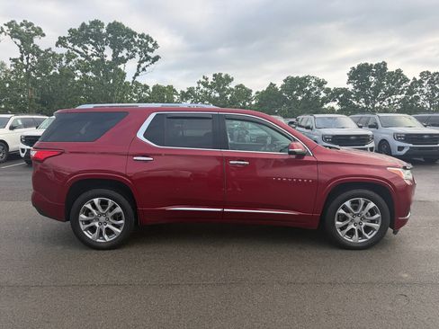 Used 2021 Chevrolet Traverse Premier w/ LPO, Floor Liner Package AWD/4WD image 5