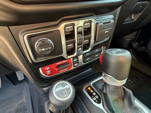 Used 2022 Jeep Wrangler Unlimited Rubicon w/ Cold Weather Group image 22