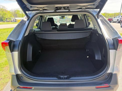 Used 2020 Toyota RAV4 XLE w/ Convenience Package image 4