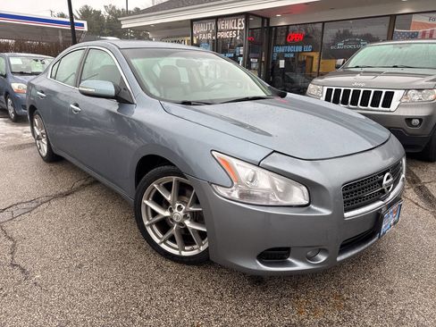 Used 2011 Nissan Maxima 3.5 SV w/ Sport Pkg image 3