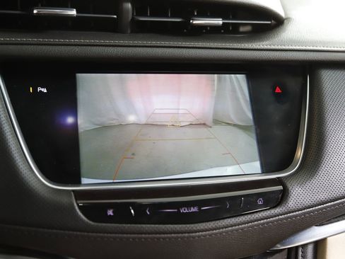 Used 2018 Cadillac XT5 AWD image 19