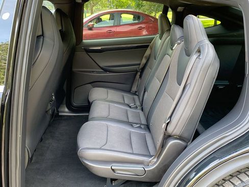 Used 2018 Tesla Model X 75D image 35