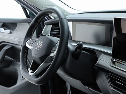 New 2026 Volkswagen Tiguan SE image 74