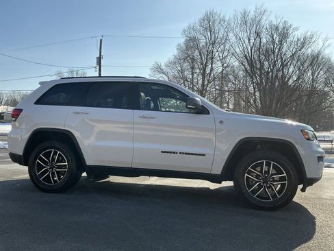 Used 2021 Jeep Grand Cherokee Trailhawk image 3