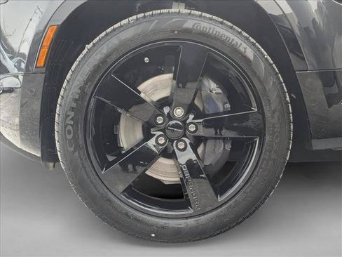 Used 2026 Land Rover Defender 130 X-Dynamic SE AWD/4WD image 10