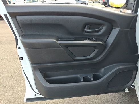Used 2017 Nissan Titan S image 15