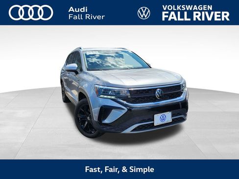 Certified 2023 Volkswagen Taos SE w/ Panoramic Sunroof Package AWD/4WD image 1
