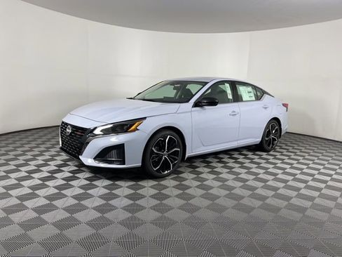 New 2025 Nissan Altima 2.5 SR w/ SR Premium Package image 5