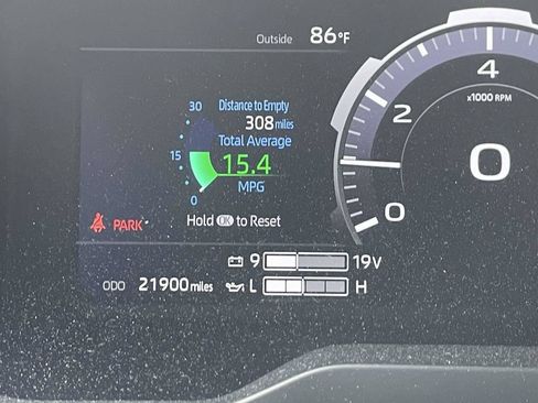 Used 2025 Toyota Tundra Limited AWD/4WD image 13