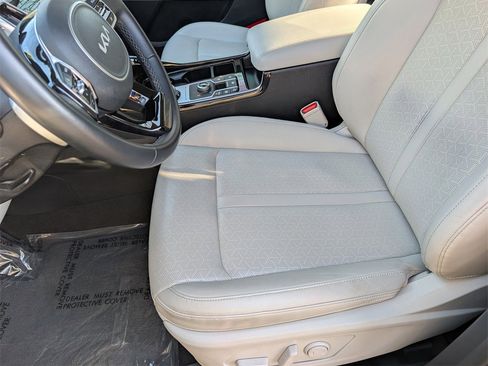 Used 2022 Kia Sorento SX w/ Panoramic Sunroof Package image 11