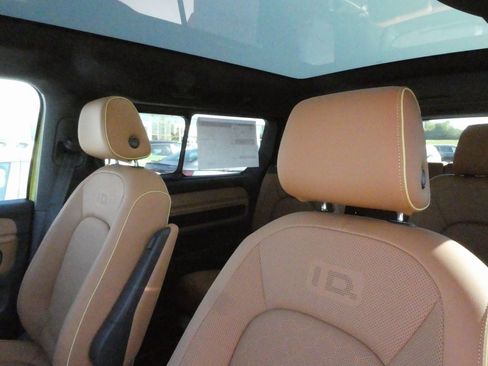 New 2025 Volkswagen ID. Buzz Pro S Plus image 31