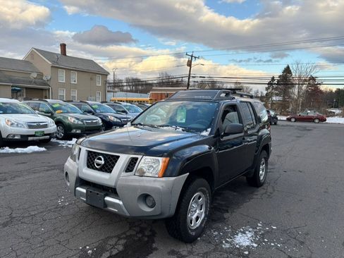Used 2010 Nissan Xterra X image 2