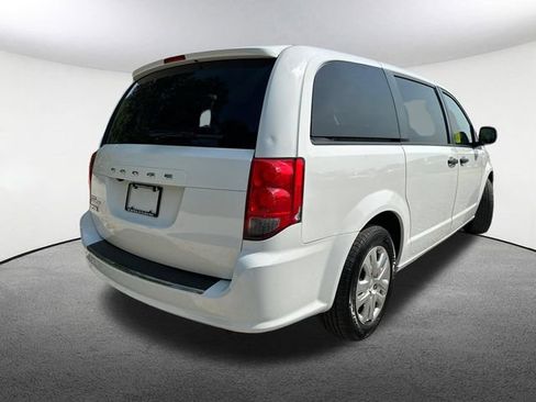 Used 2019 Dodge Grand Caravan SE FWD image 14