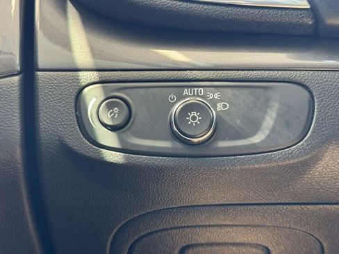 Used 2019 Buick Encore Preferred image 27