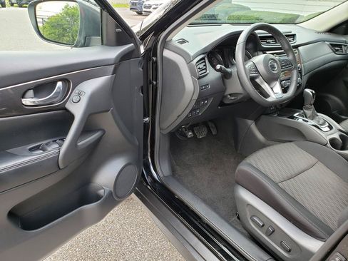 Used 2018 Nissan Rogue SV AWD/4WD image 8