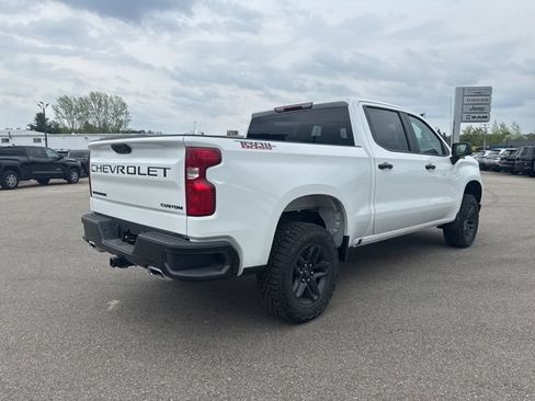 New 2026 Chevrolet Silverado 1500 Custom Trail Boss w/ LPO, Dark Essentials Package AWD/4WD image 7