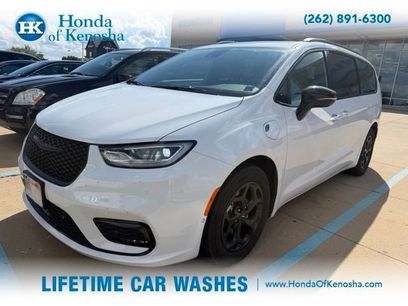 Used 2024 Chrysler Pacifica Limited
