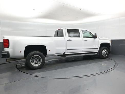 Used 2018 GMC Sierra 3500 SLT AWD/4WD image 3