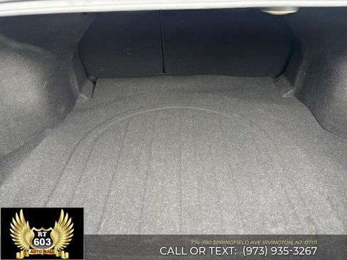 Used 2021 Hyundai Elantra Limited FWD image 9