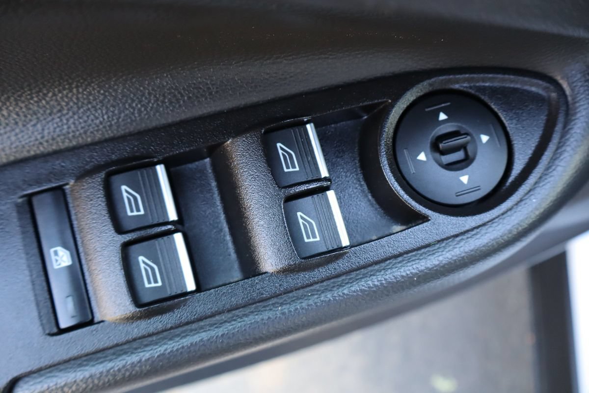 Used 2017 Ford Escape SE w/ Equipment Group 201A AWD/4WD image 27
