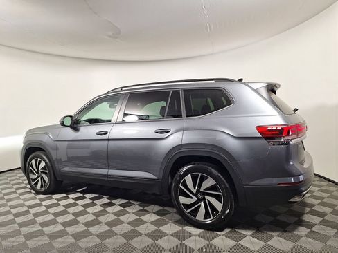 Used 2025 Volkswagen Atlas SE FWD image 7