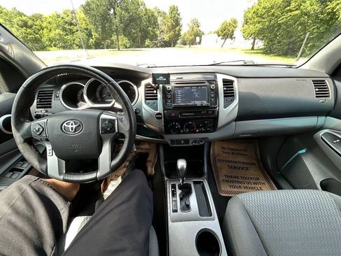 Used 2015 Toyota Tacoma PreRunner w/ SR5 Package RWD image 15