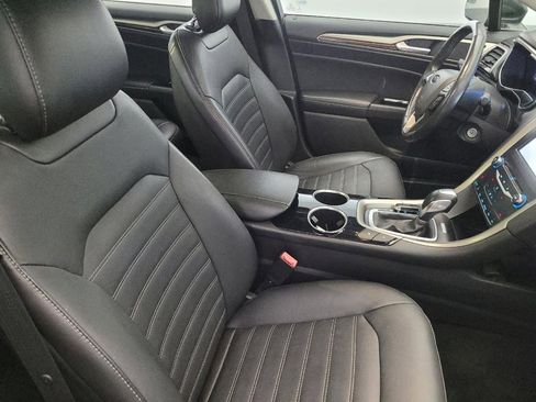 Used 2013 Ford Fusion Energi SE FWD image 21